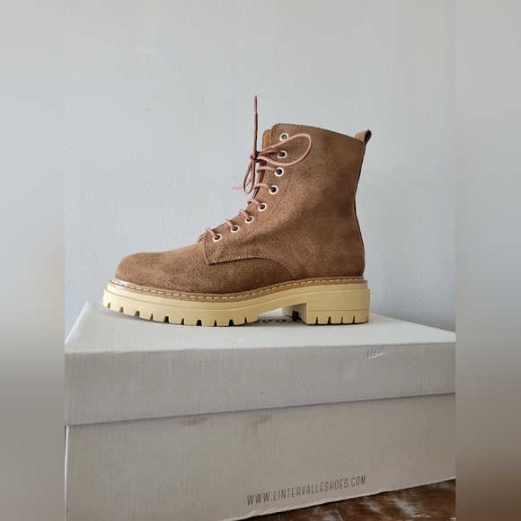 BRAND NEW L'INTERVALLE camel suede lace up boots - Picture 5 of 7